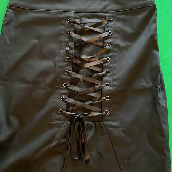 Guess size 26 Stretch Corset Skirt NWT - Picture 1 of 8